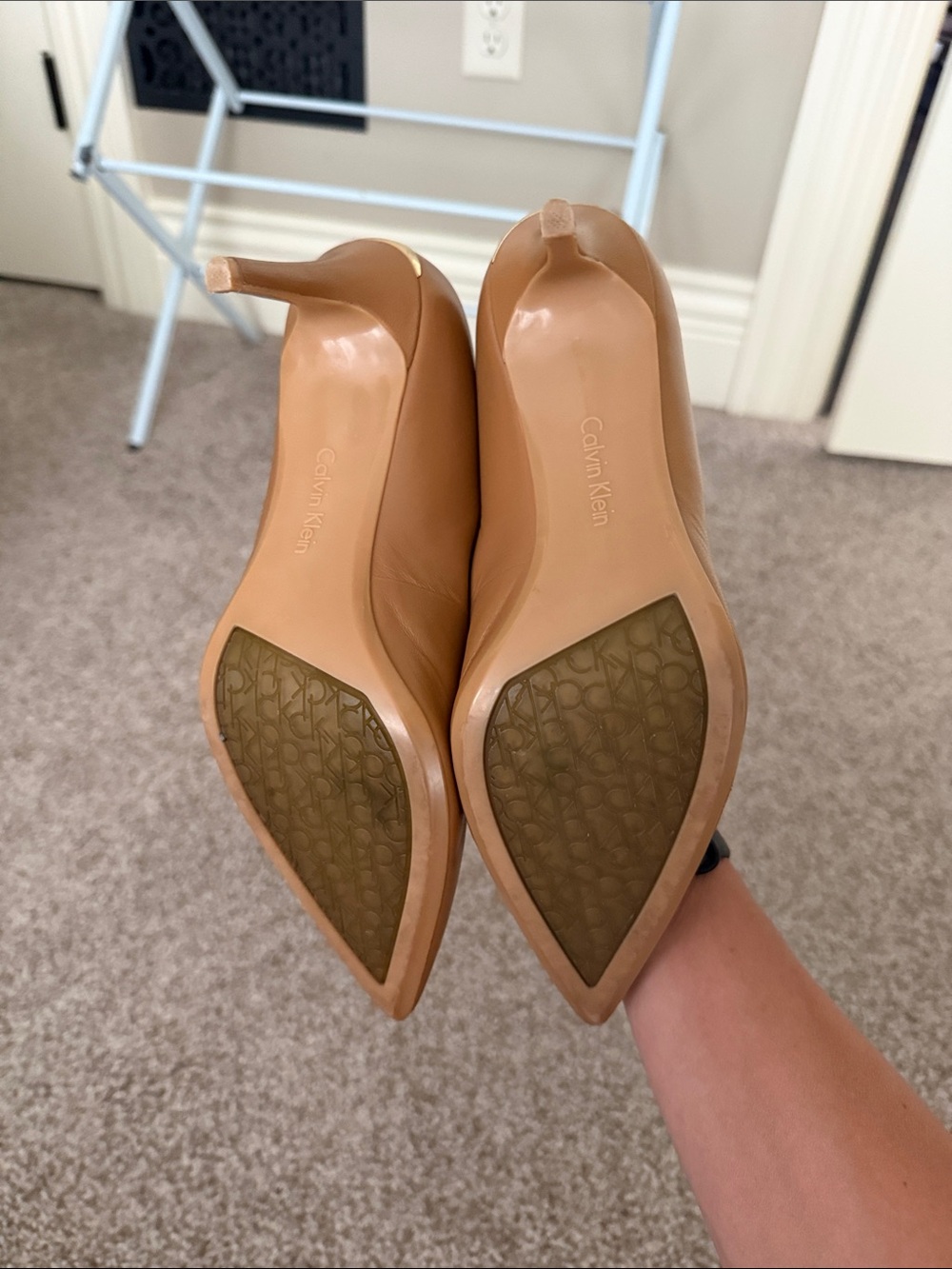 Calvin Klein Tan Pointed-Toe Leather Pumps - Picture 2 of 4
